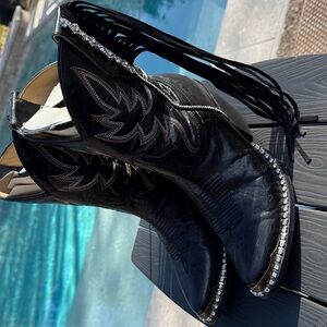 Idyllwind Custom Black Fringe w/Rhinestones, Heeled Short Boots